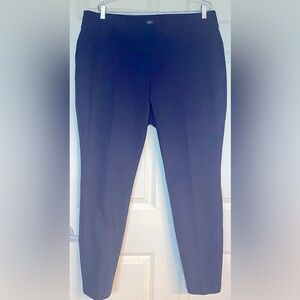 LOFT Women’s NWT flat front Marissa skinny size 16T slacks in Navy Blue